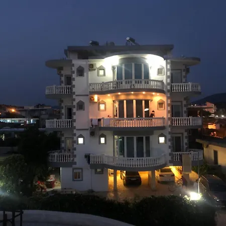 Rizarjo Apartman *